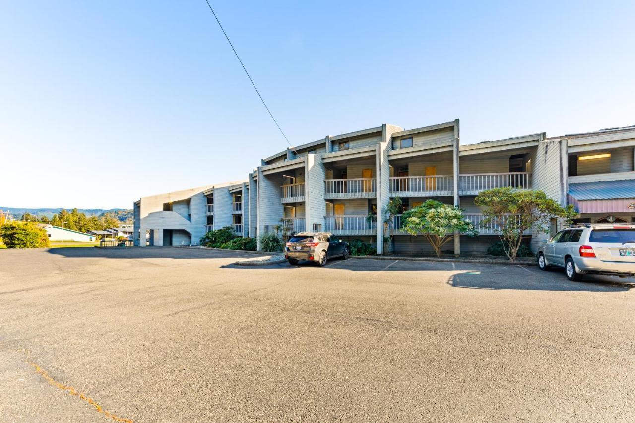 Riverview Retreat Gold Beach Exterior photo